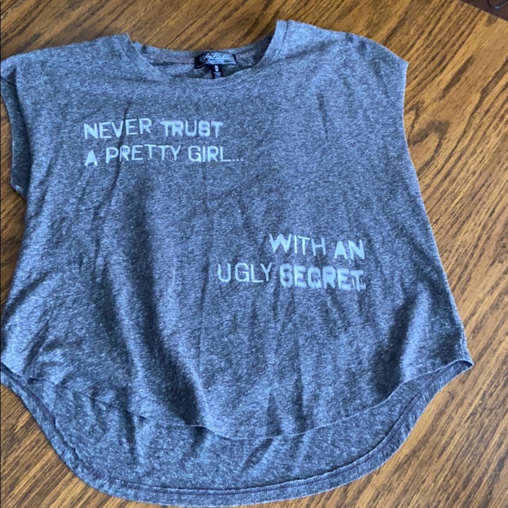 T-shirt ripped back 😎